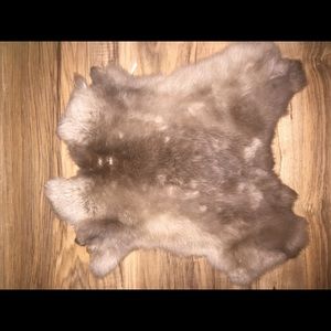 Small fur decor piece